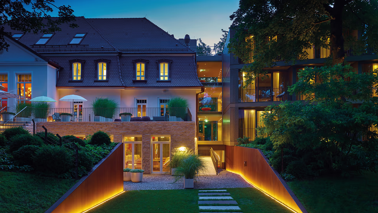 La Maison Hotel